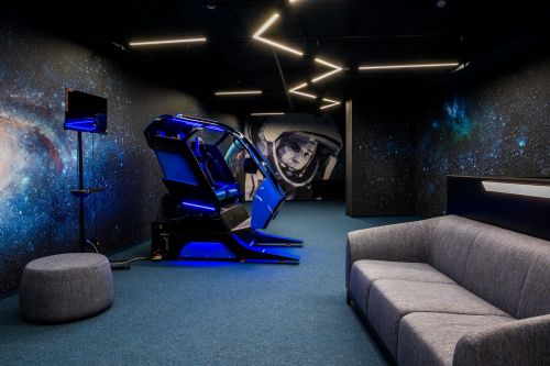 Virtual reality gaming room 